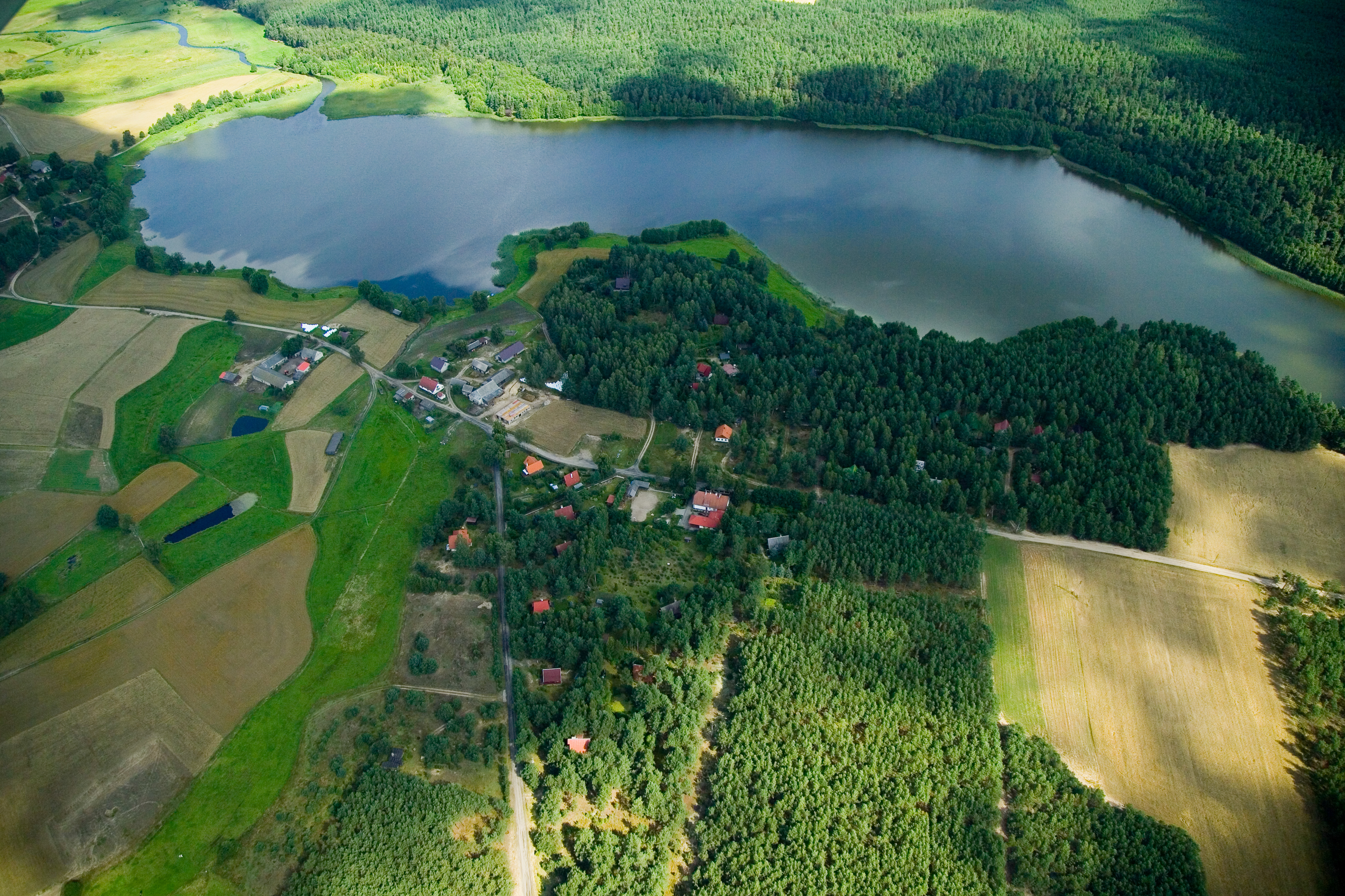 Jezioro Schodno, w pobliżu siedziba Zielonej Szkoły